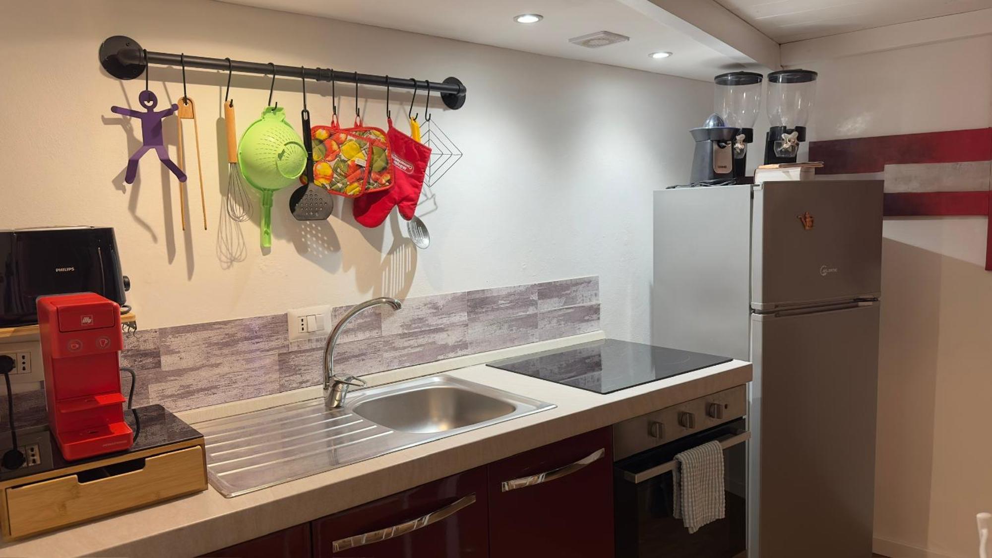 Small Mezzanine Apartment Colosseo Рим Экстерьер фото